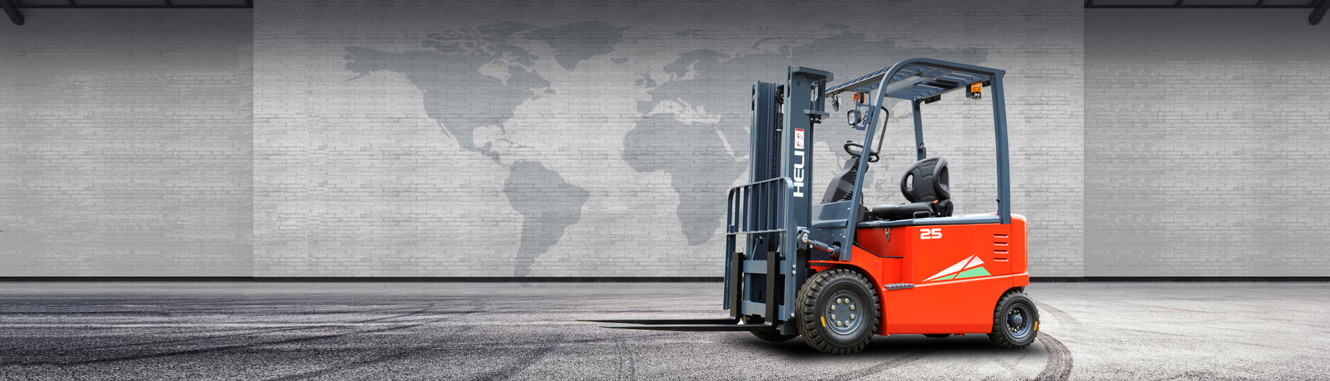 autoelevador exhibido en bodega